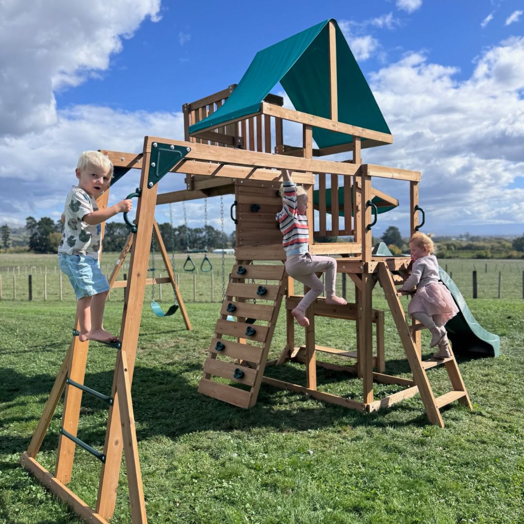 Crow's Nest Play Centre With Children Playing