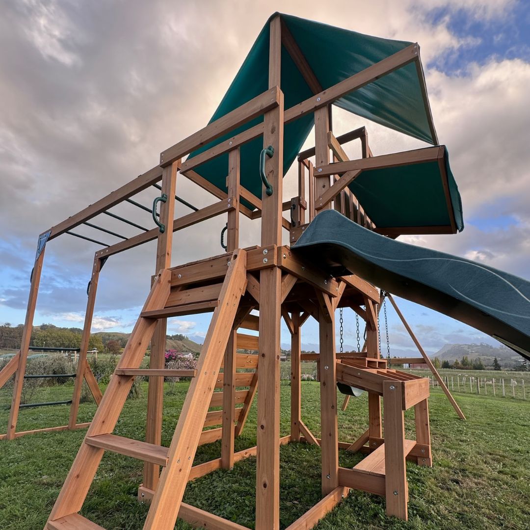 Crow's Nest Play Centre With Monkey Bars