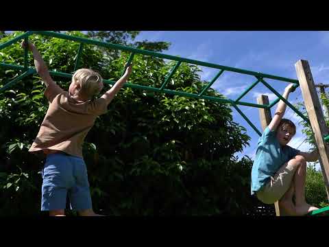Swinging 2.5m Monkey Bar Set Video